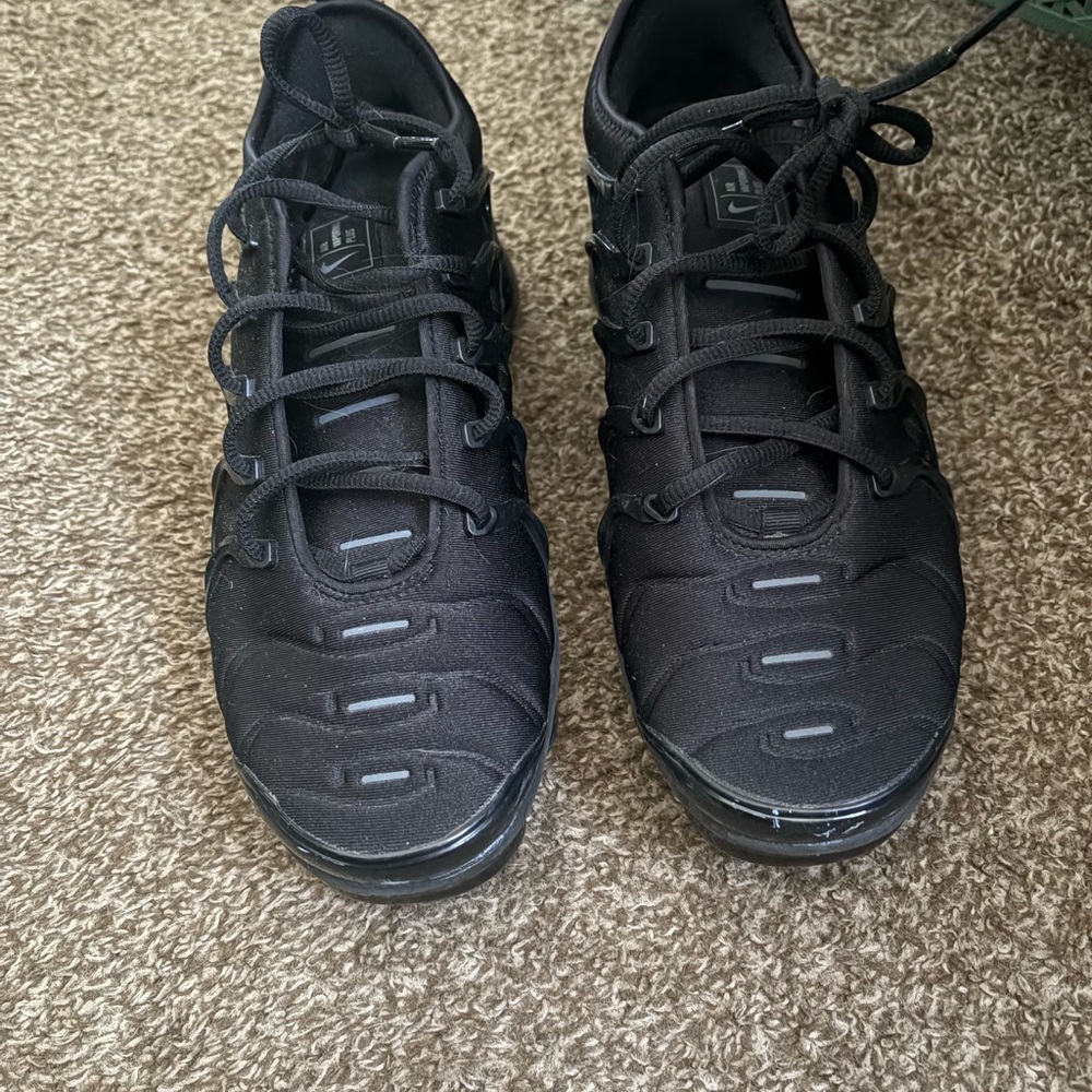 Nike Men's Black Athletic Shoes